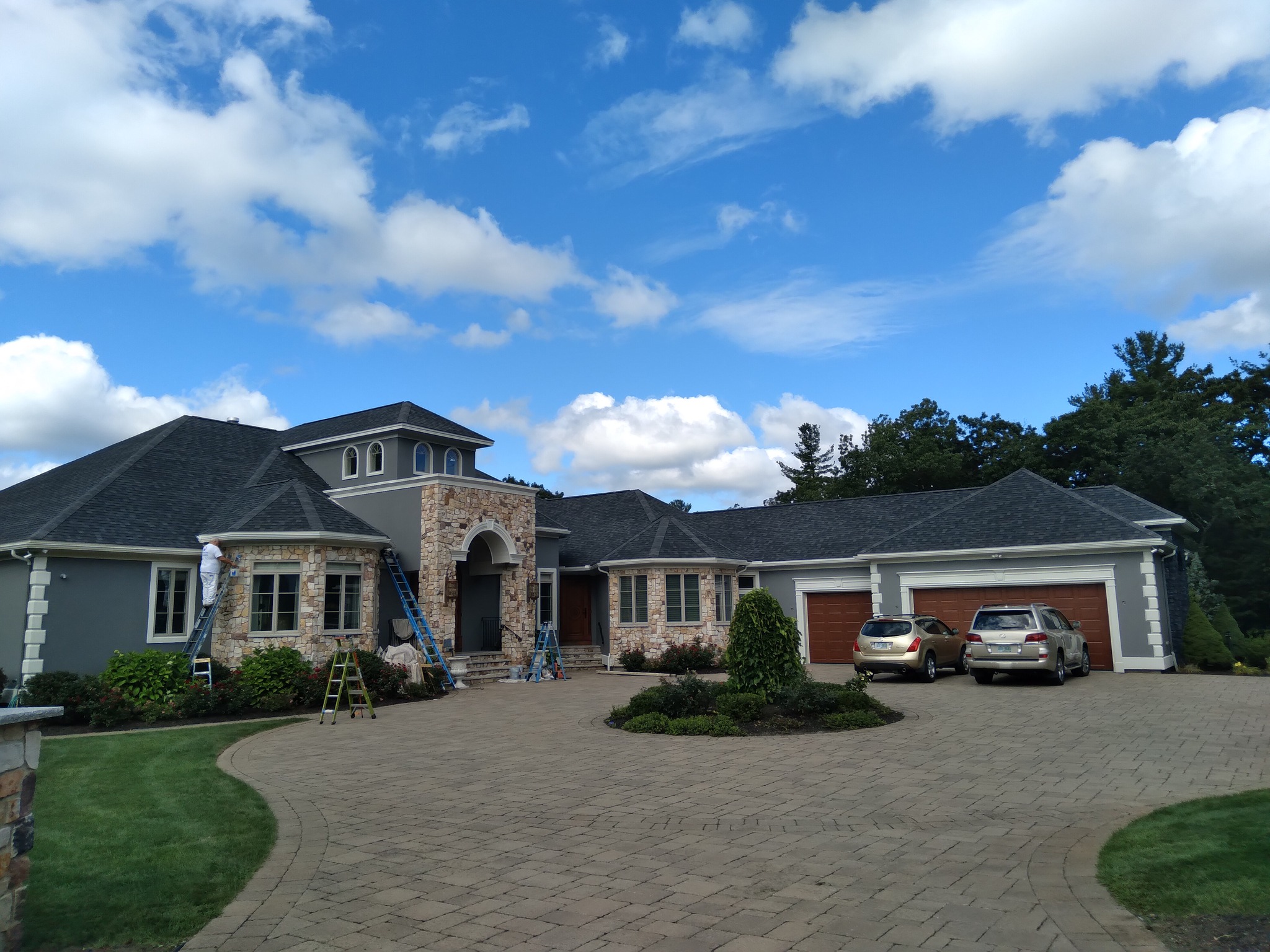 Professionally painted house exterior by Exterior Images Painting